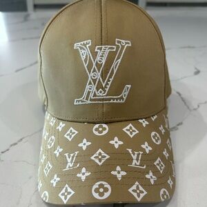 Louis Vuitton baseball hat new without tags.